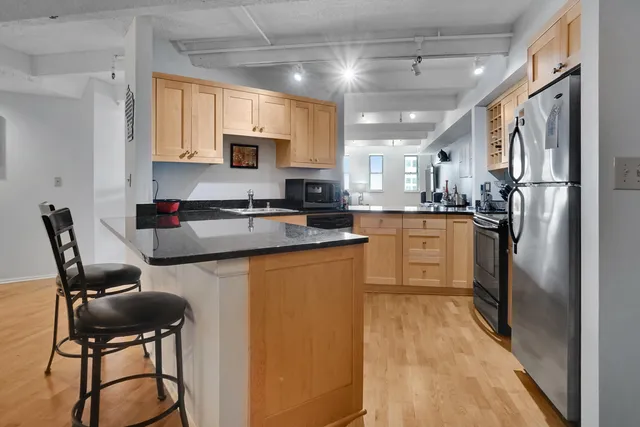 $399,900 | 270 East Highland Avenue, Unit 916, Milwaukee, WI 53202