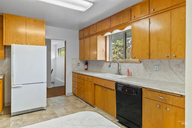 $565,000 | 4649 Highway 95, Moscow, ID 83843