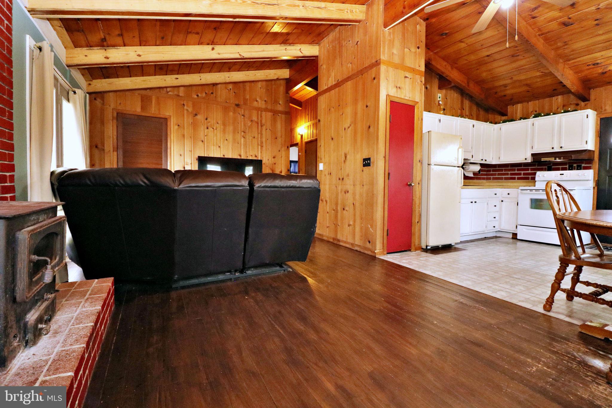 149 Hilltop Loop Road Harpers Ferry, WV 25425 - Photo 11 of 27 Living Room