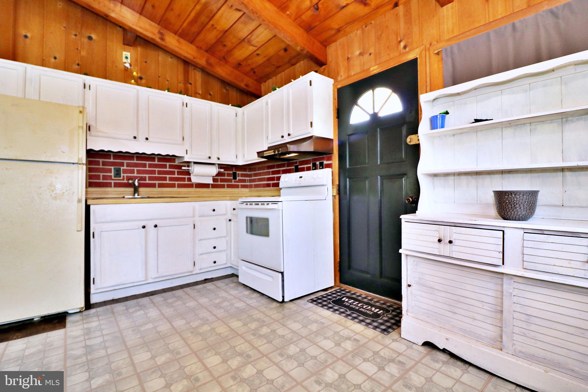 149 Hilltop Loop Road Harpers Ferry, WV 25425 - Photo 15 of 27 Kitchen