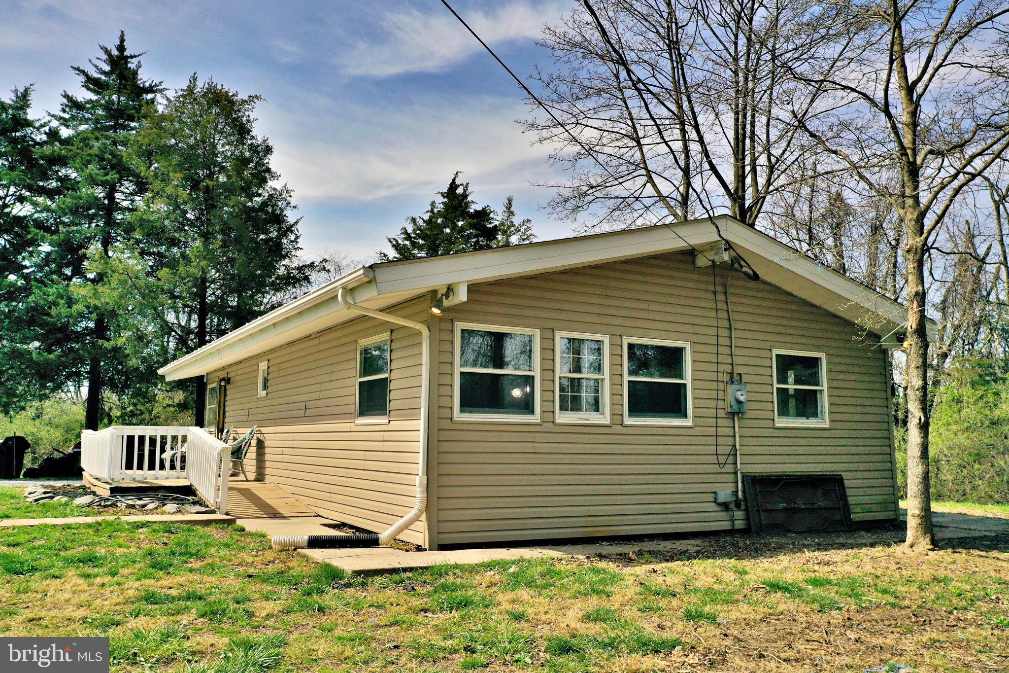 149 Hilltop Loop Road Harpers Ferry, WV 25425 - Photo 5 of 27 Front