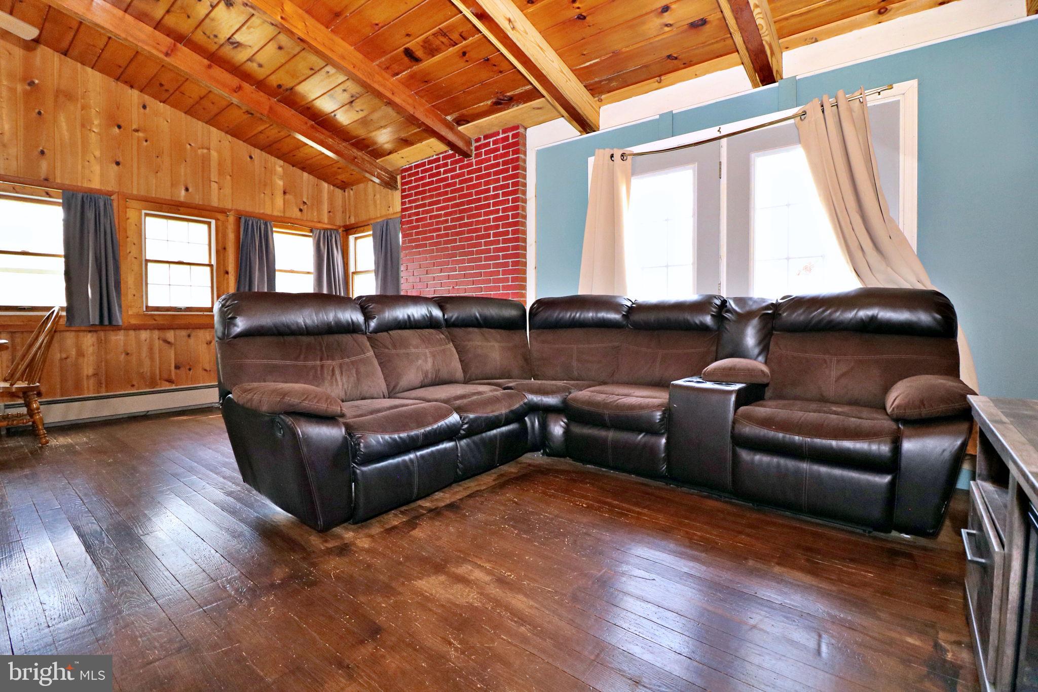 149 Hilltop Loop Road Harpers Ferry, WV 25425 - Photo 8 of 27 Living Room