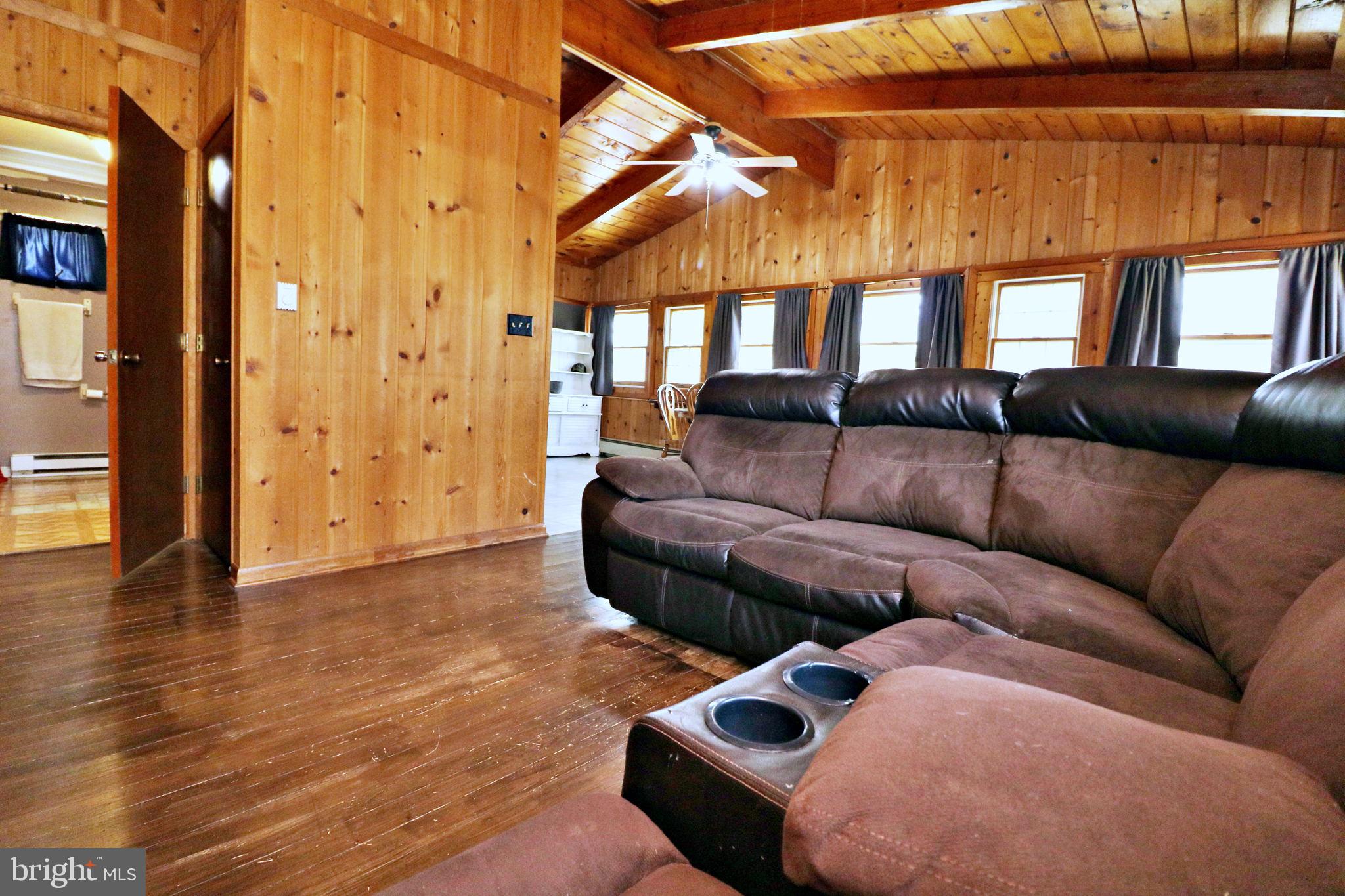 149 Hilltop Loop Road Harpers Ferry, WV 25425 - Photo 9 of 27 Living Room