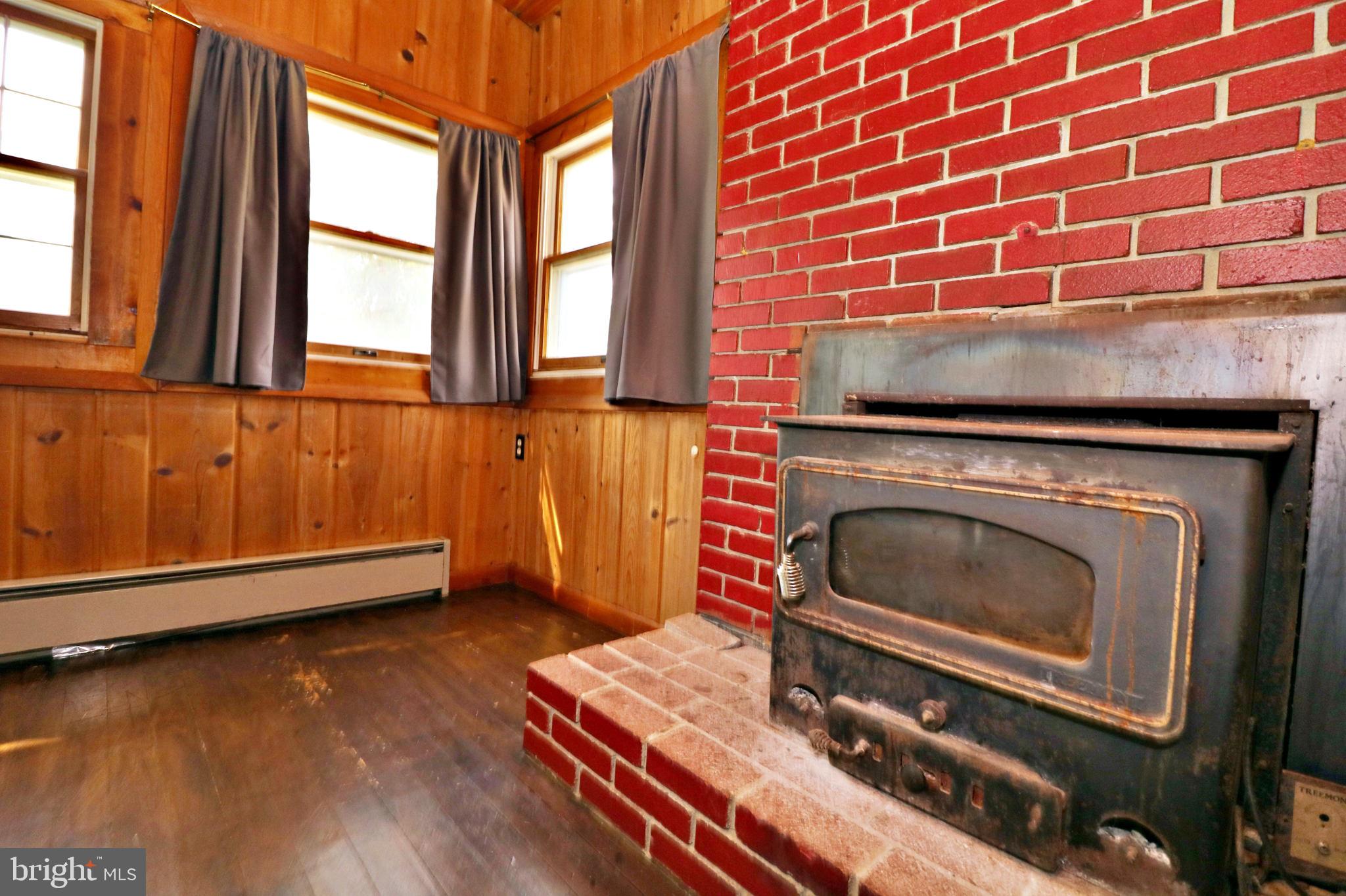 149 Hilltop Loop Road Harpers Ferry, WV 25425 - Photo 10 of 27 Living Room
