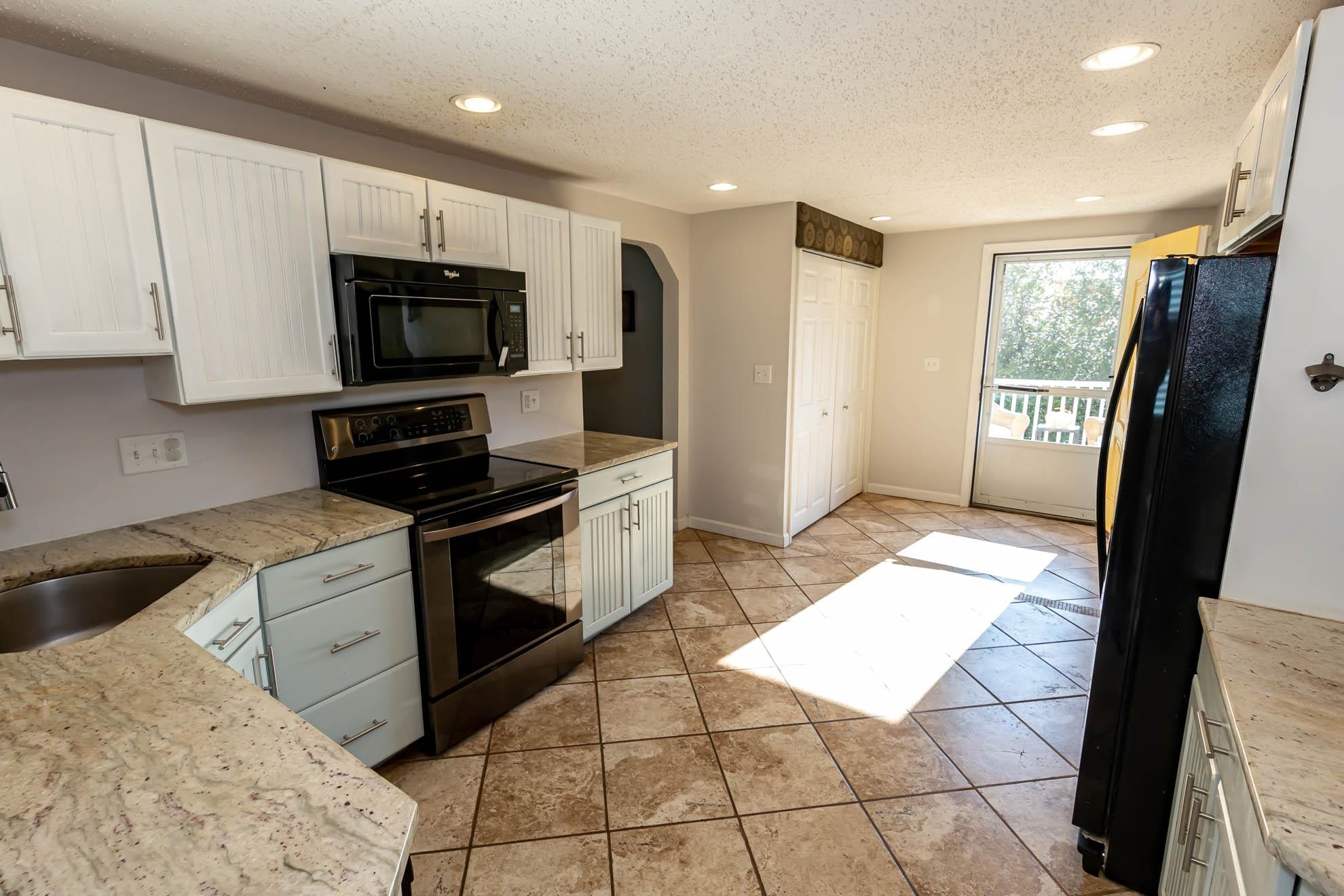 213 South Mammoth Road Manchester, NH 03109 - Photo 28 of 37