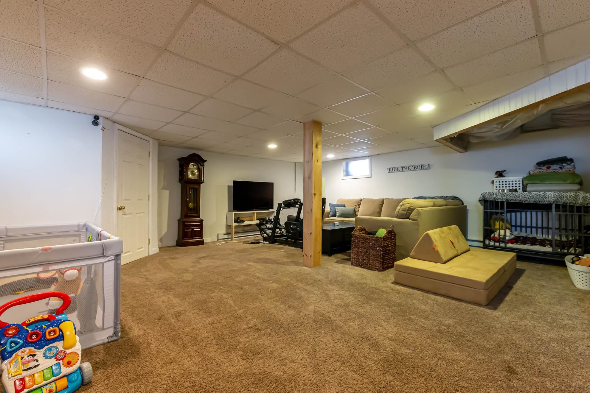 213 South Mammoth Road Manchester, NH 03109 - Photo 35 of 37