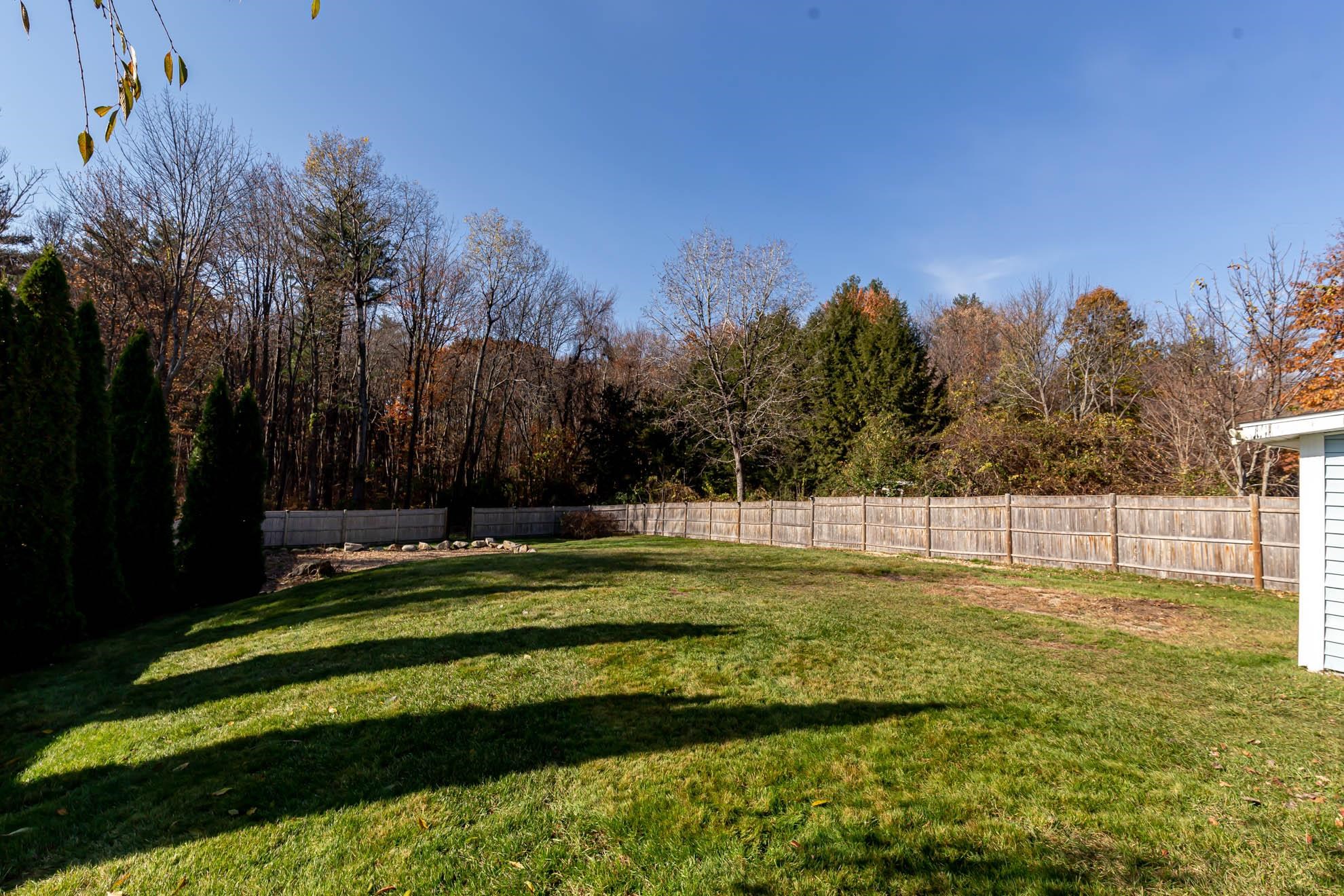 213 South Mammoth Road Manchester, NH 03109 - Photo 8 of 37