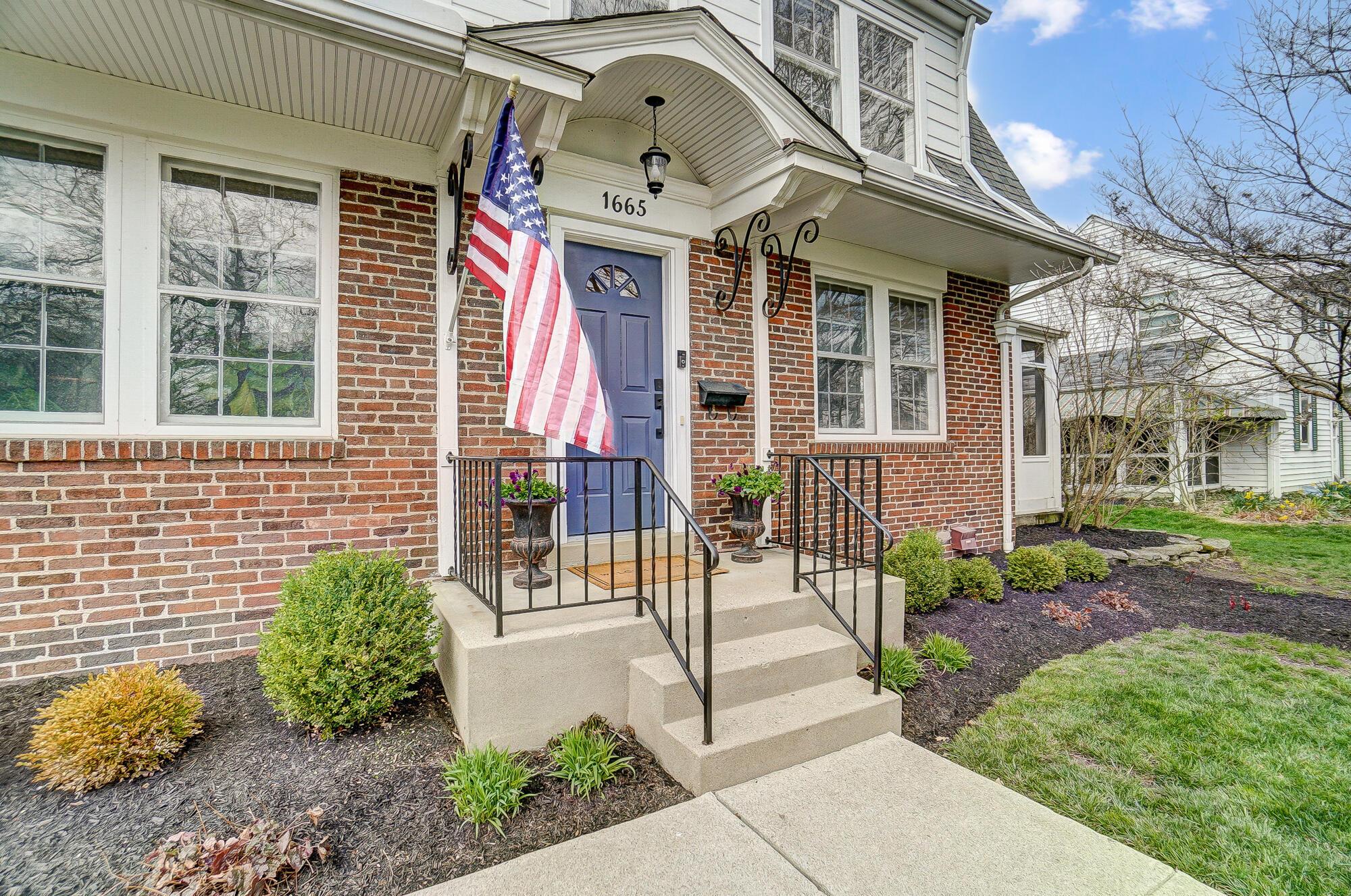 1665 Andover Road Columbus, OH 43212 - Photo 4 of 80 006