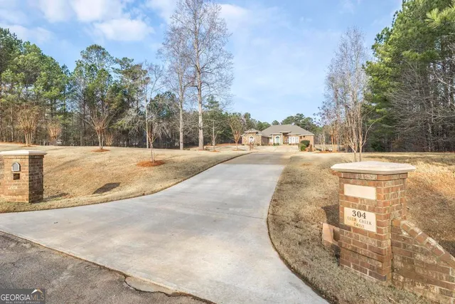 $949,000 | 304 Deer Creek Drive, Forsyth, GA 31029