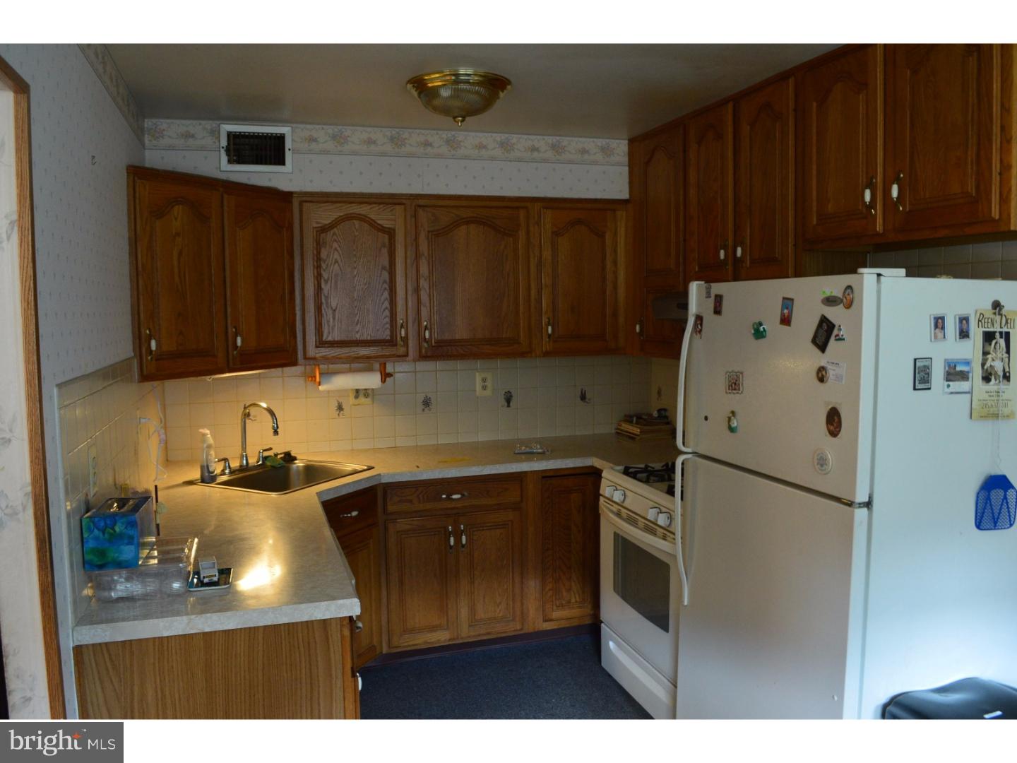 10940 East Keswick Road Philadelphia, PA 19154 - Photo 9 of 16 Kitchen