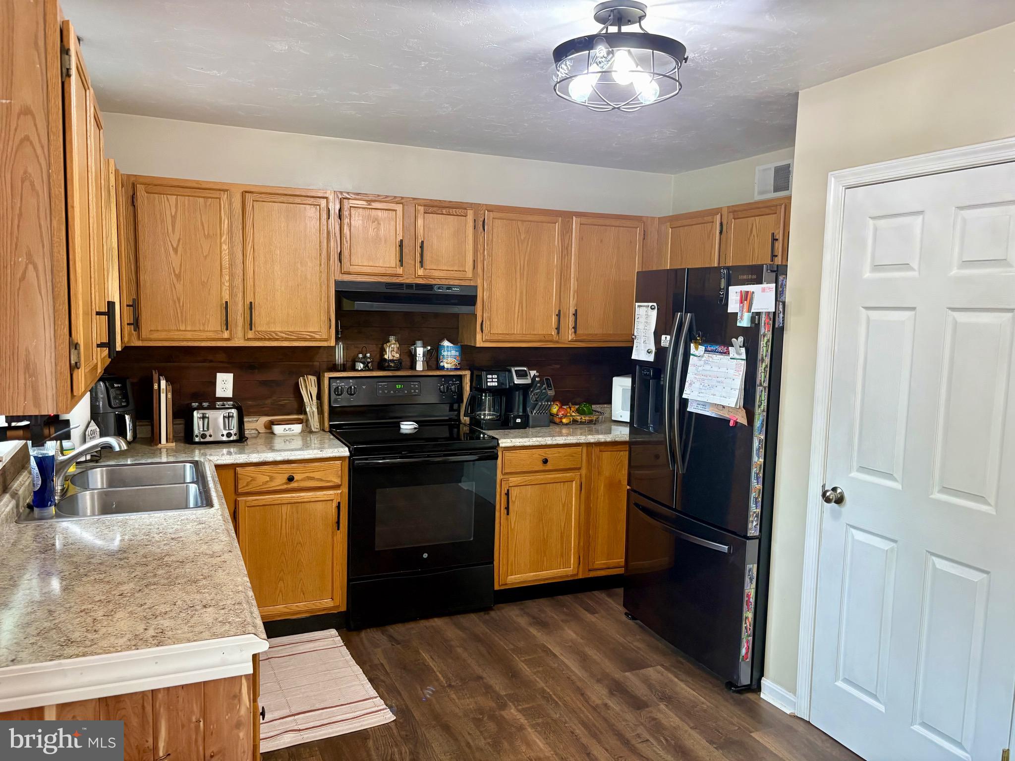 220 Boxwood Road Manchester, PA 17345 - Photo 6 of 33 Kitchen
