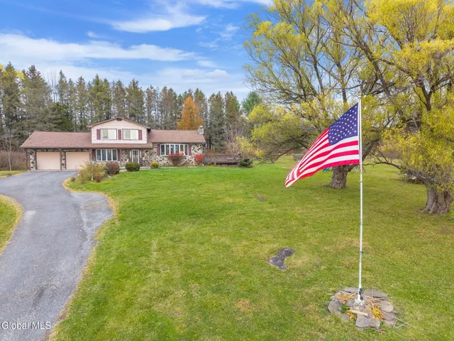 $360,000 | 1422 Highway 30A, Esperance, NY 12160