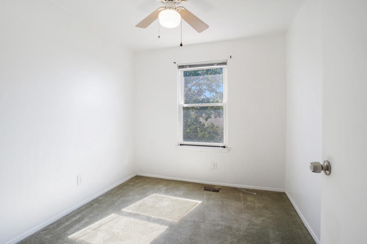 35 Bellfalls Way Nottingham, MD 21236 - Photo 23 of 30 an empty room with a window