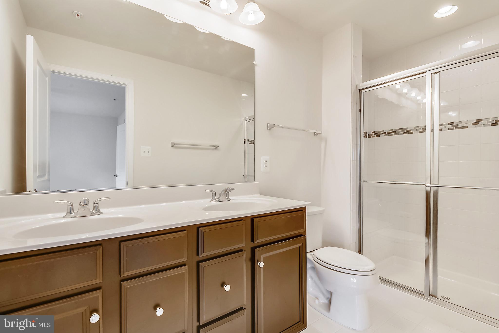 2918 Pinebrook Road Landover, MD 20785 - Photo 21 of 31 Master bathroom