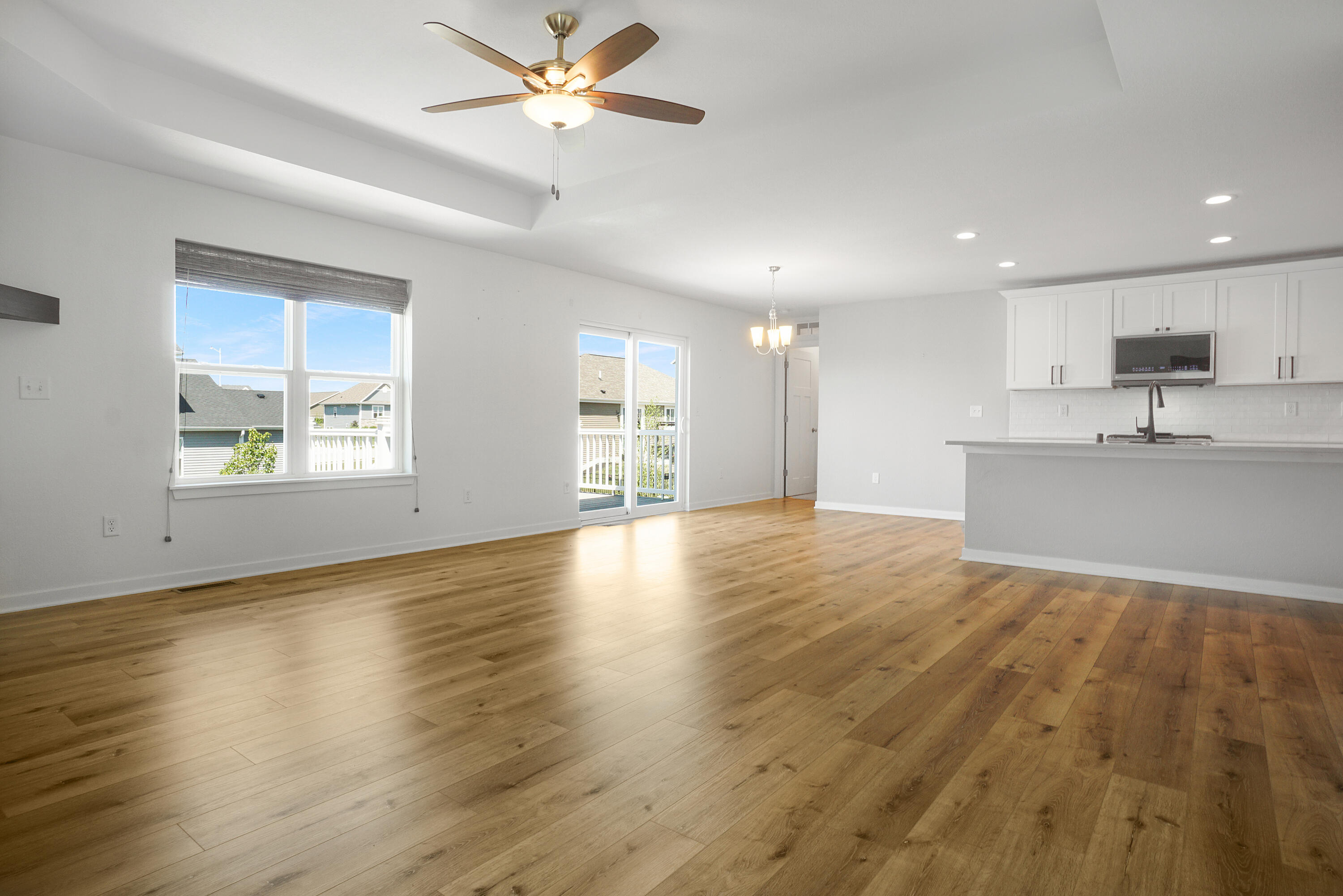 625 Mary Way Slinger, WI 53086 - Photo 12 of 34 Great Room