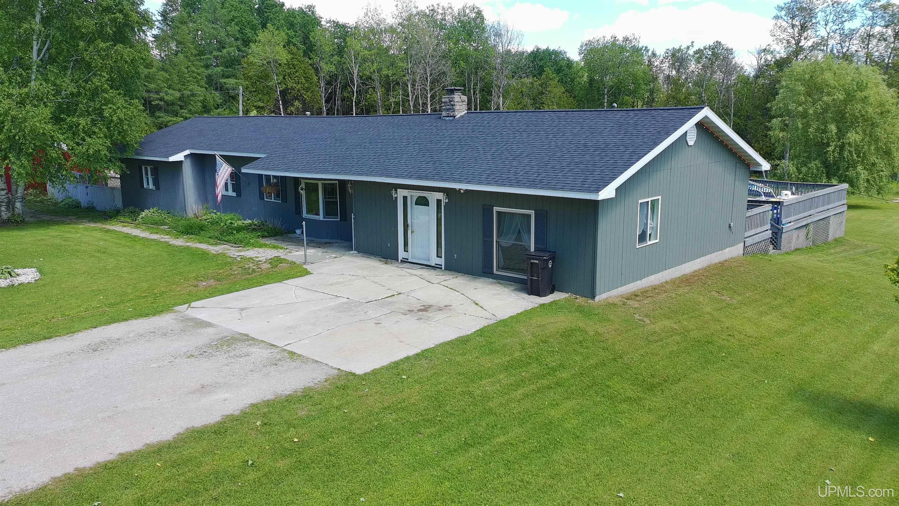 5626 River Road Manistique, MI 49854 - Photo 5 of 69