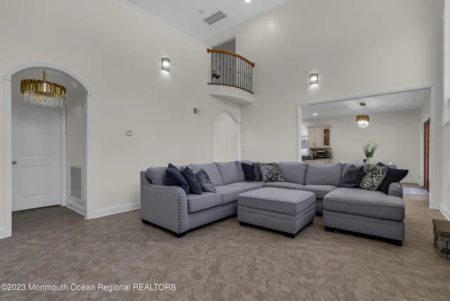 a view of entryway and hall