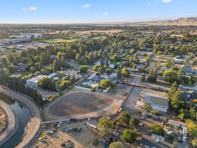 $1,299,500 | 7177 East Fir Avenue, Clovis, CA 93619