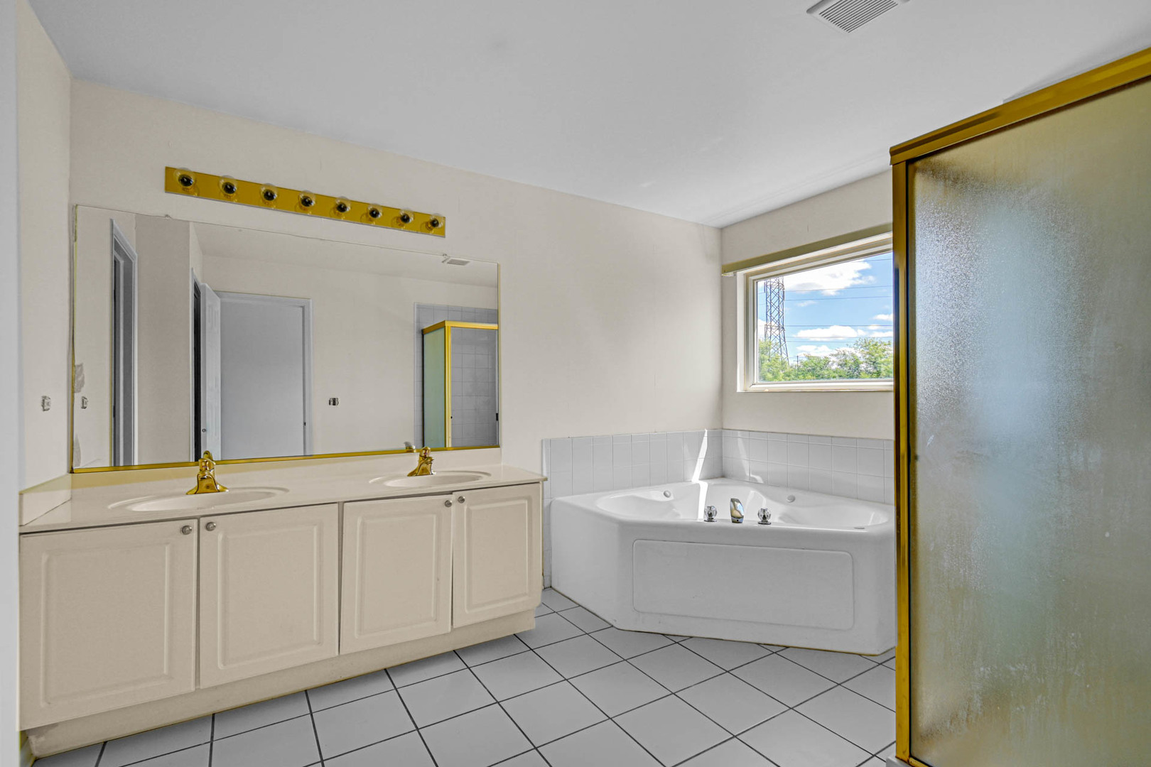 1853 Lake Shore Court Romeoville, IL 60446 - Photo 13 of 35