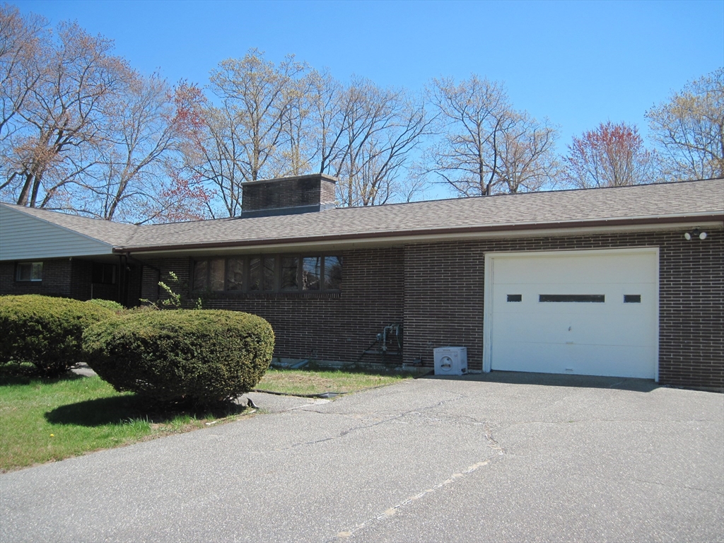 324 Hillside Road North Andover, MA 01845 - Photo 2 of 18