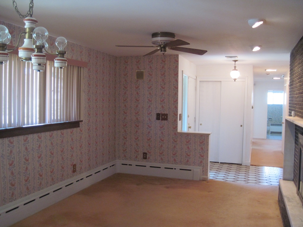 324 Hillside Road North Andover, MA 01845 - Photo 5 of 18