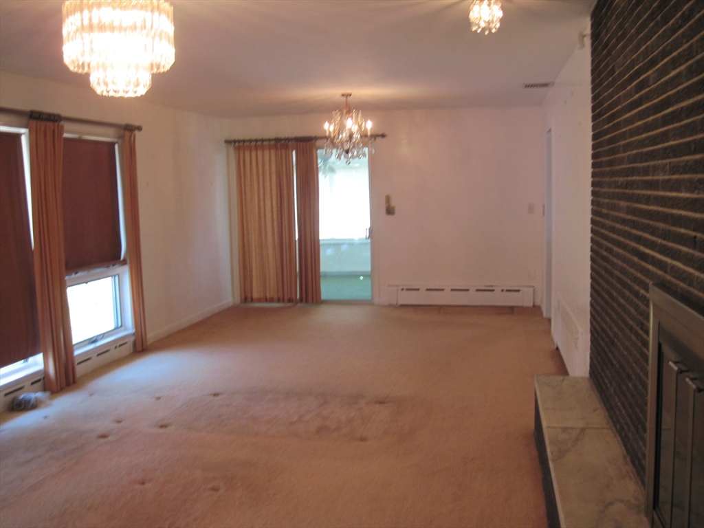 324 Hillside Road North Andover, MA 01845 - Photo 6 of 18
