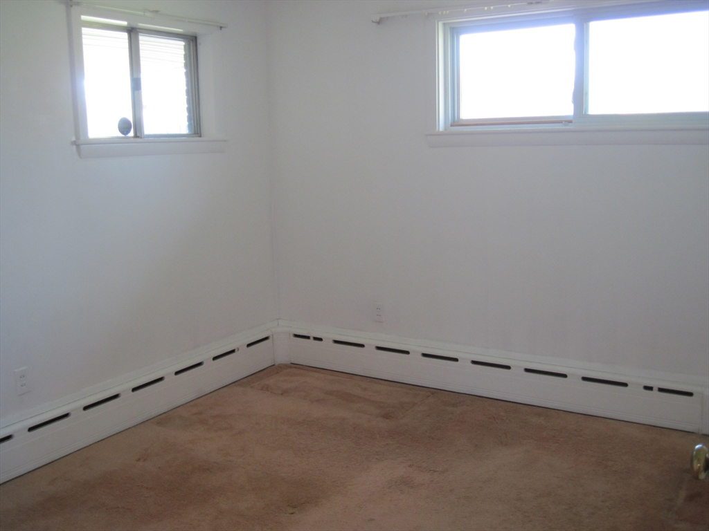 324 Hillside Road North Andover, MA 01845 - Photo 9 of 18