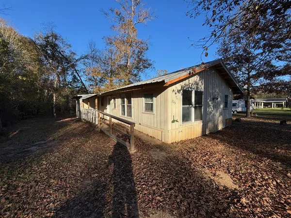 $700 | 225 County Road 4090, Woodville, TX 75979