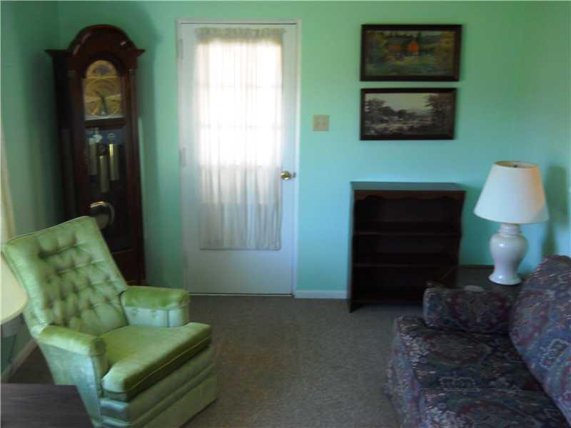 2774 Brodhead Road Aliquippa, PA 15001 - Photo 8 of 11 Family Room.