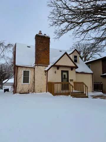 $119,900 | 211 Kendall Avenue North, Thief River Falls, MN 56701