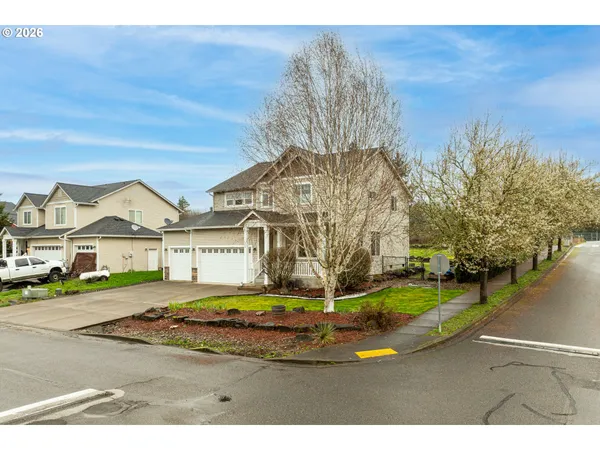 $577,500 | 329 South Spruce Avenue, Yacolt, WA 98675