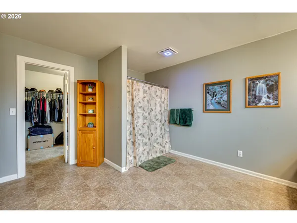 $577,500 | 329 South Spruce Avenue, Yacolt, WA 98675