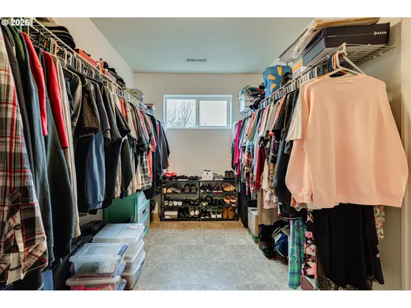 $577,500 | 329 South Spruce Avenue, Yacolt, WA 98675