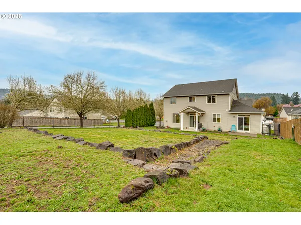 $577,500 | 329 South Spruce Avenue, Yacolt, WA 98675