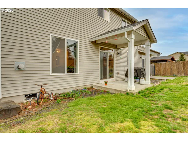$577,500 | 329 South Spruce Avenue, Yacolt, WA 98675