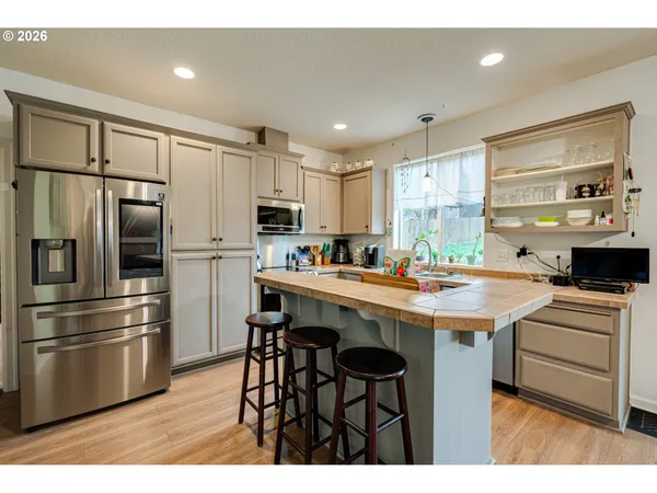 $577,500 | 329 South Spruce Avenue, Yacolt, WA 98675