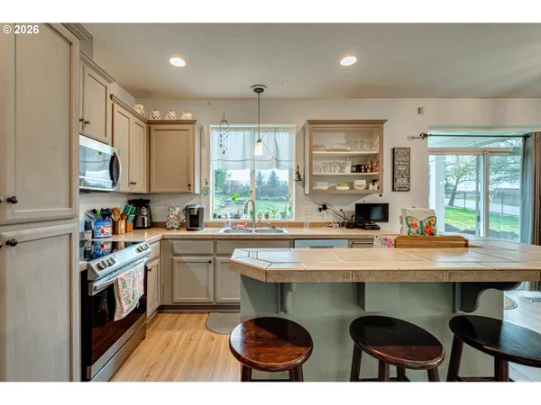 $577,500 | 329 South Spruce Avenue, Yacolt, WA 98675