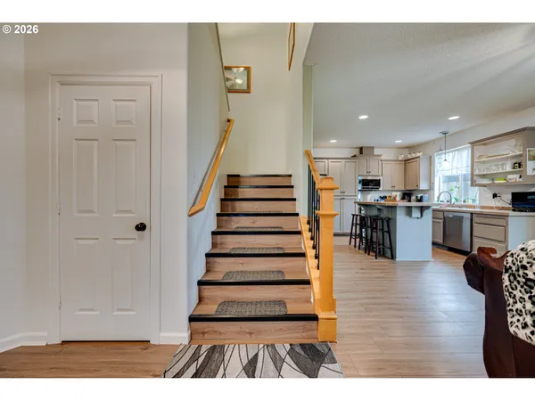 $577,500 | 329 South Spruce Avenue, Yacolt, WA 98675