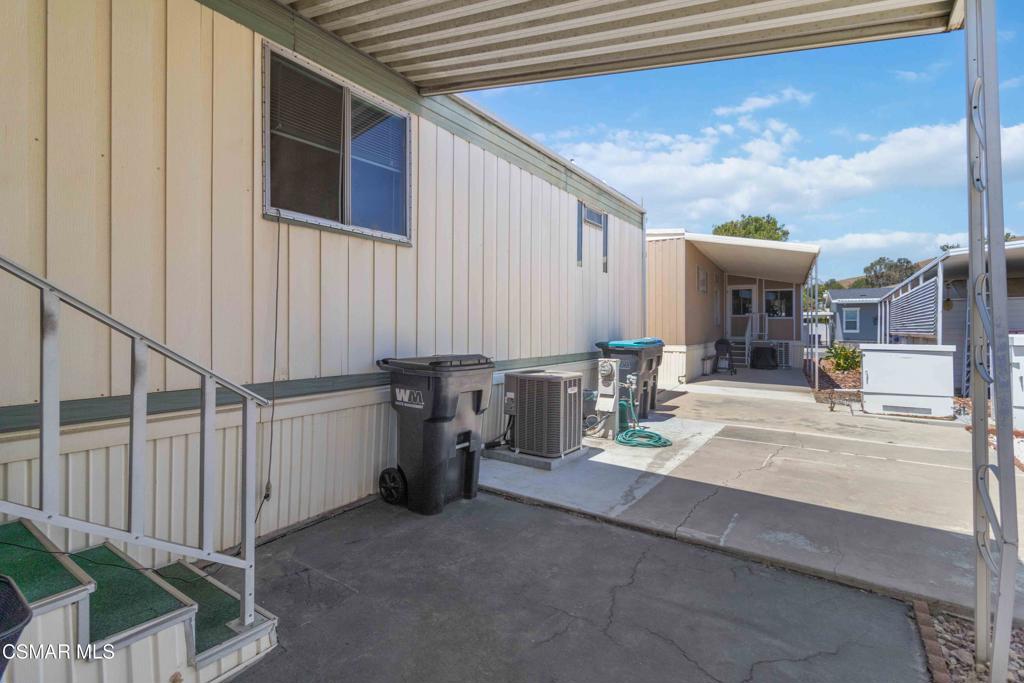 195 Tierra Rejada Road, Unit 201 Simi Valley, CA 93065 - Photo 38 of 50