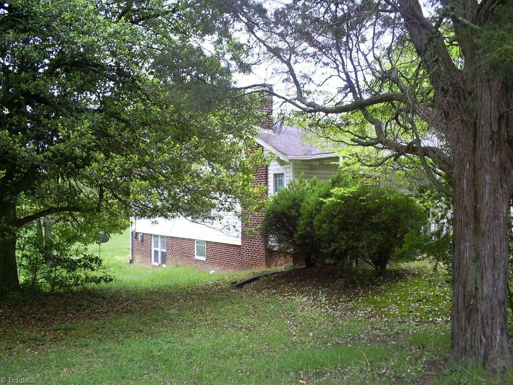 808 Oak Summit Road Winston-Salem, NC 27105 - Photo 2 of 3 Gallery Image 2