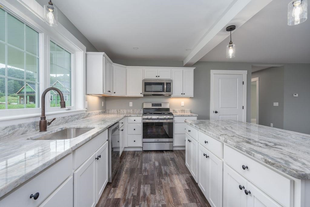 10 Midmark Lane Concord, NH 03301 - Photo 5 of 37