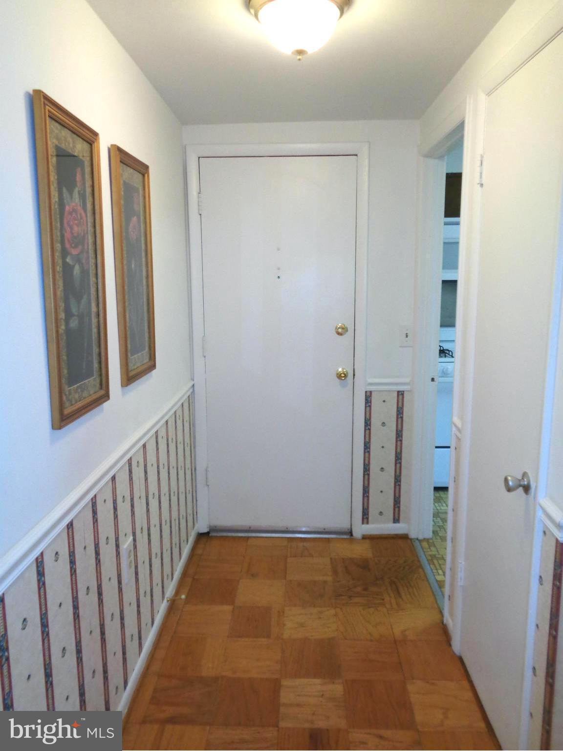114 Cross Keys Road, Unit R114F Baltimore, MD 21210 - Photo 2 of 21 Interior (General)