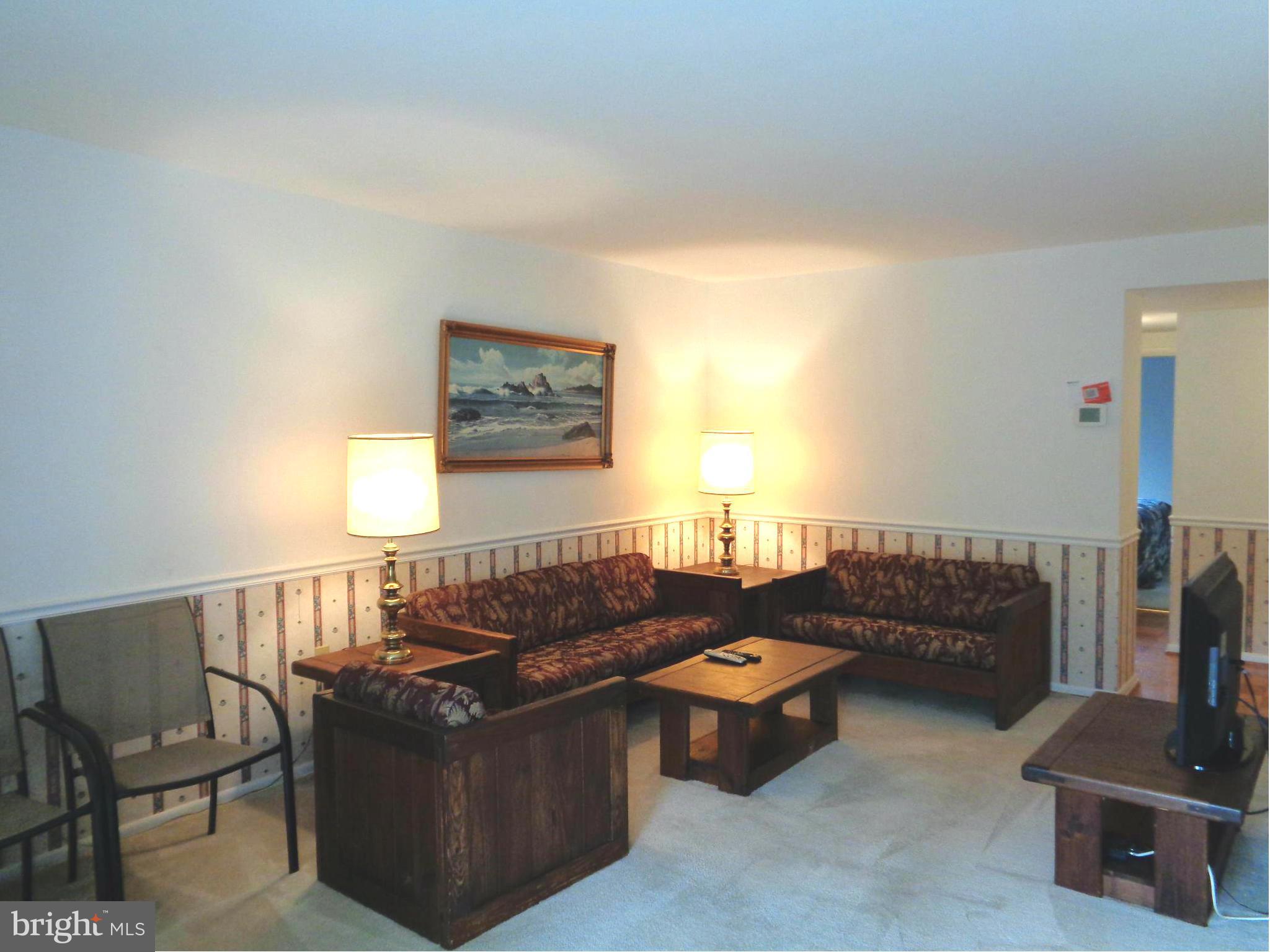 114 Cross Keys Road, Unit R114F Baltimore, MD 21210 - Photo 4 of 21 Living Room