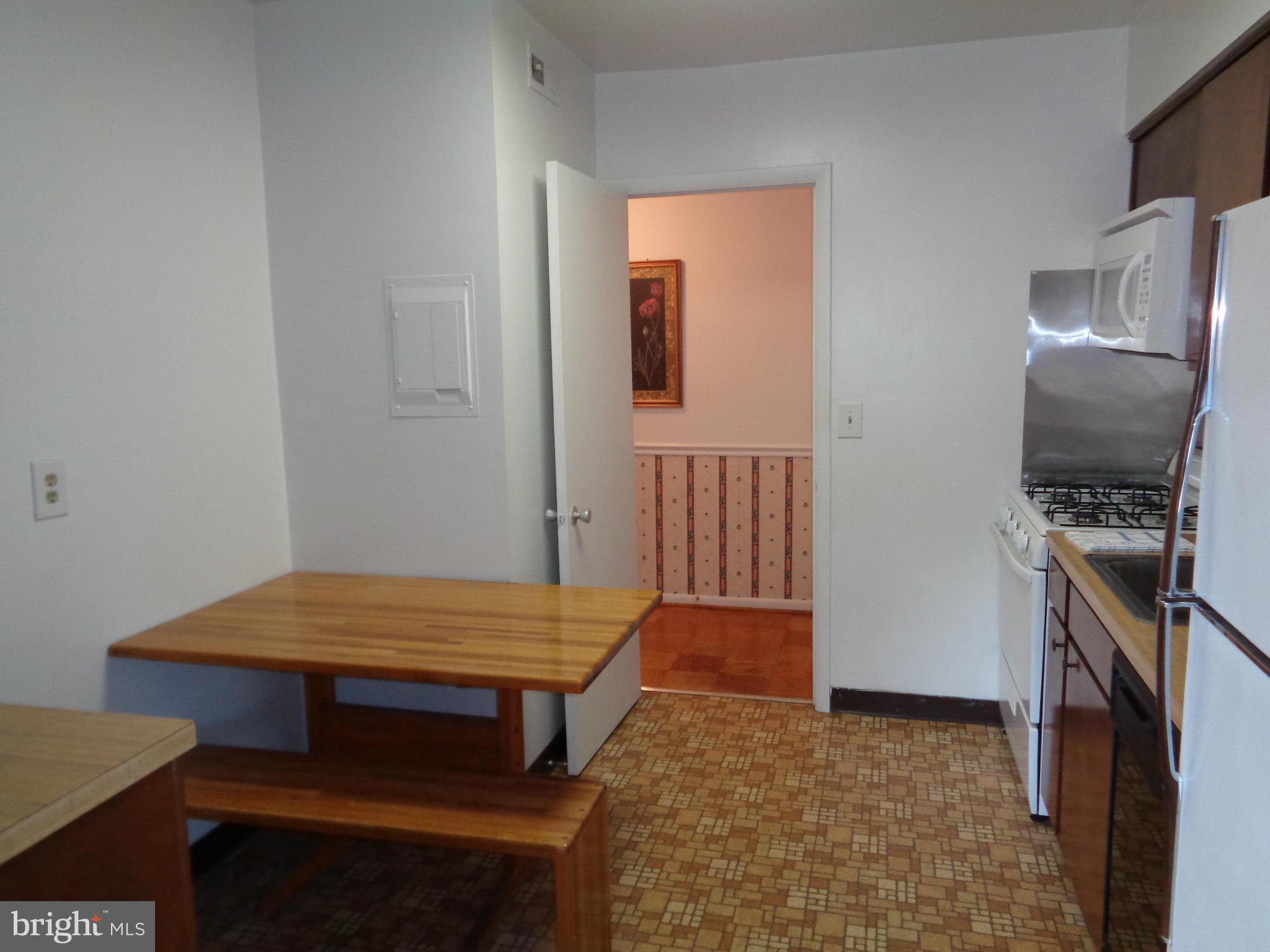 114 Cross Keys Road, Unit R114F Baltimore, MD 21210 - Photo 10 of 21 Kitchen
