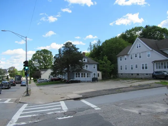 $225,000 | 806 Pleasant Street, Worcester, MA 01602