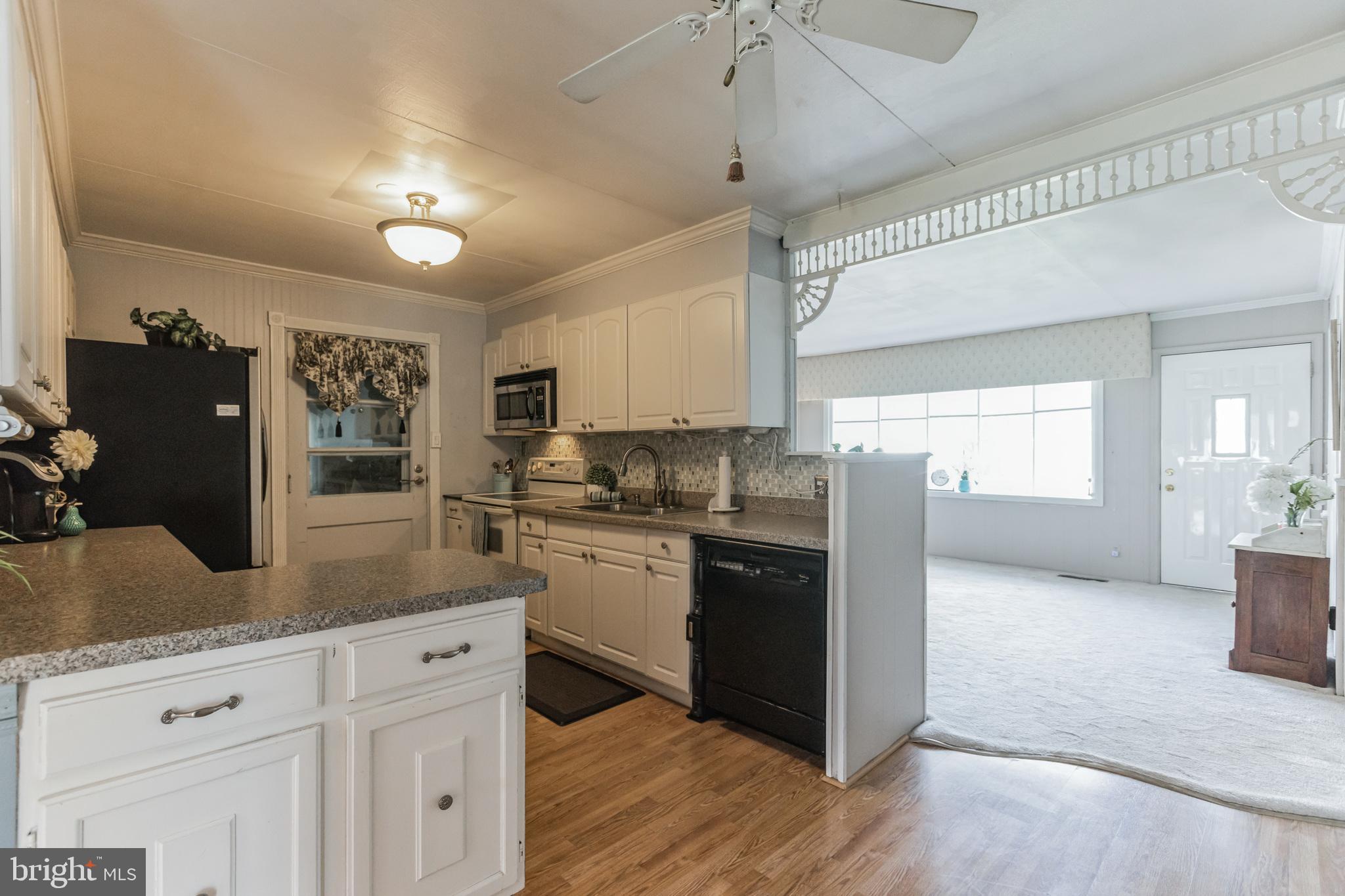 816 Auburn Road Fairless Hills, PA 19030 - Photo 8 of 27 Gallery Image 8