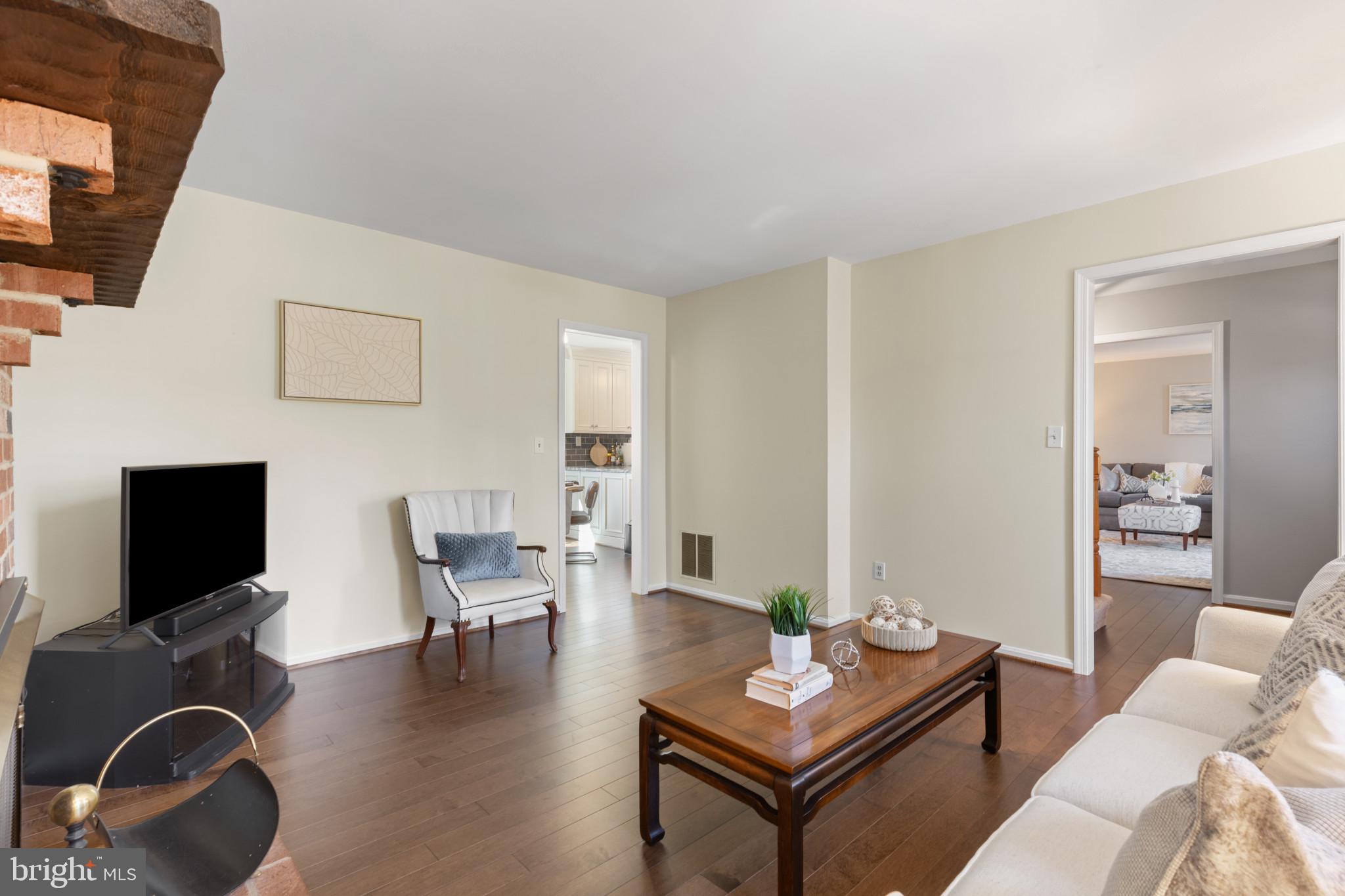 403 Halsey Road Annapolis, MD 21401 - Photo 13 of 32 Family Room adjoins Kitchen