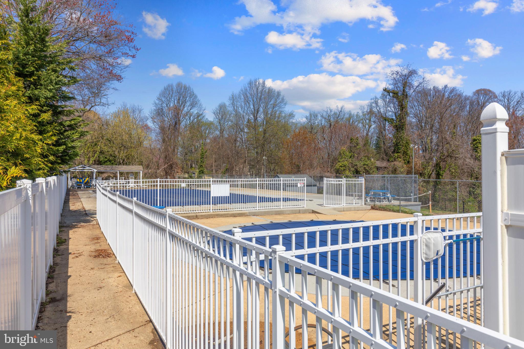 403 Halsey Road Annapolis, MD 21401 - Photo 31 of 32 Community Pool