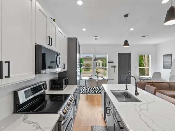 $529,990 | 3549 Amos Street, Houston, TX 77021