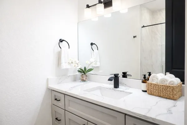$529,990 | 3549 Amos Street, Houston, TX 77021